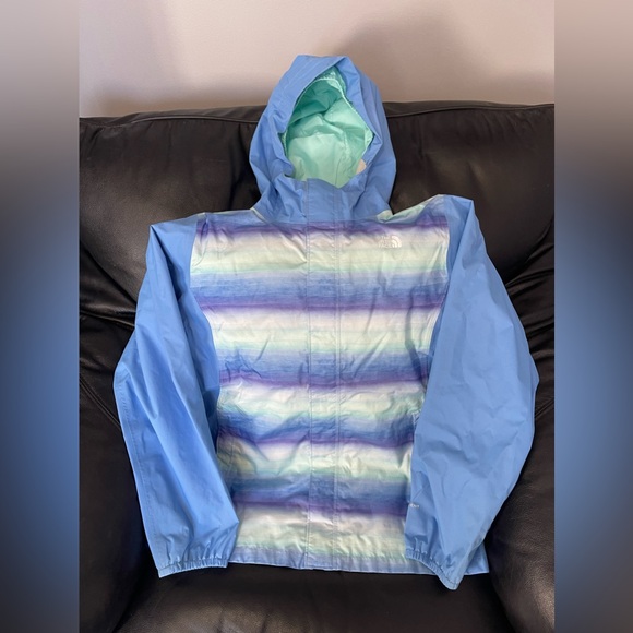 The NorthFace Rain Jacket/Light Jacket - Picture 4 of 7